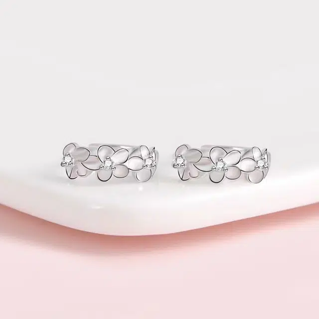 925