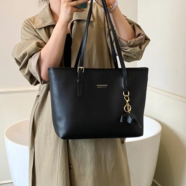 RIVMIND PU Tote