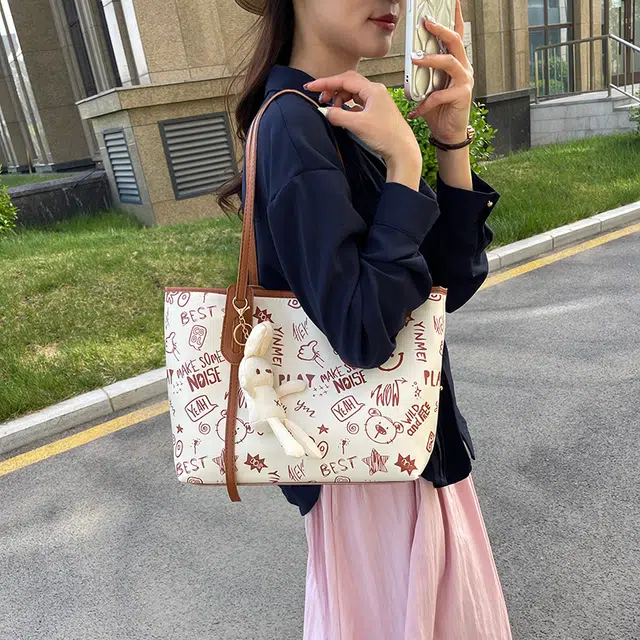 RIVMIND PU Tote
