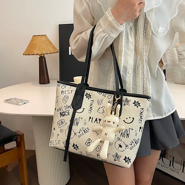 RIVMIND PU Tote
