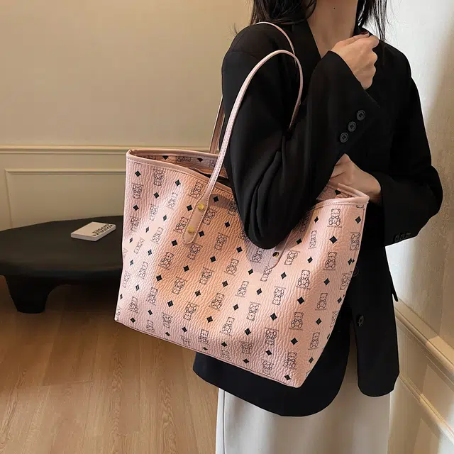 RIVMIND PU Tote