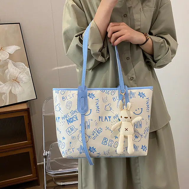 RIVMIND PU Tote
