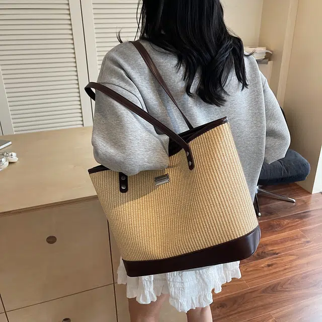 RIVMIND PU Tote