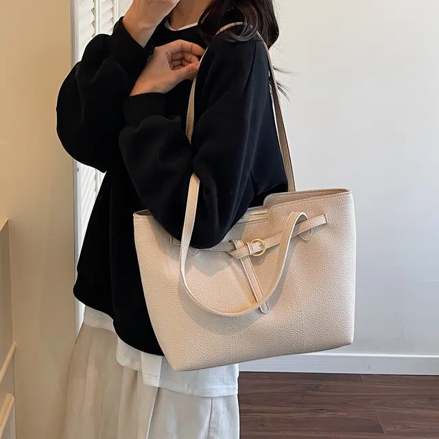RIVMIND PU Tote