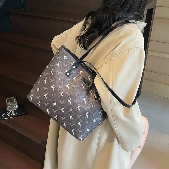 RIVMIND PU Tote