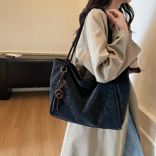 RIVMIND PU Tote