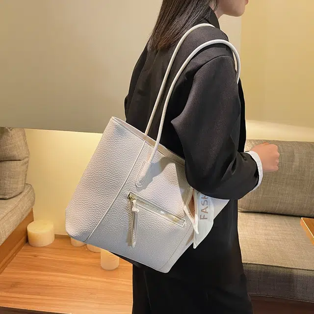 RIVMIND PU Tote