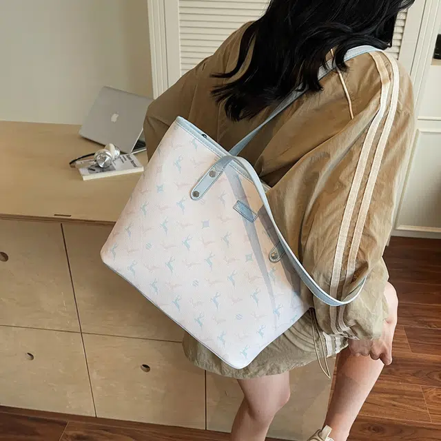 RIVMIND PU Tote