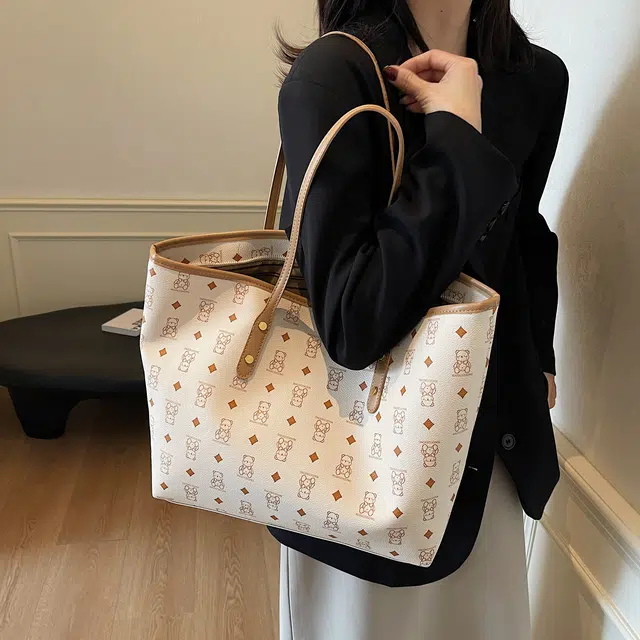 RIVMIND PU Tote