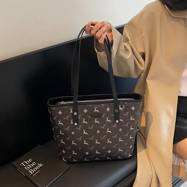 RIVMIND PU Tote