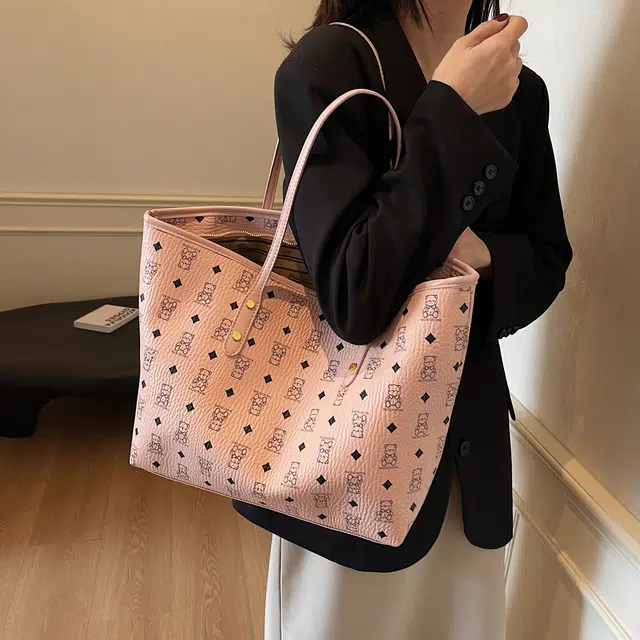 RIVMIND PU Tote