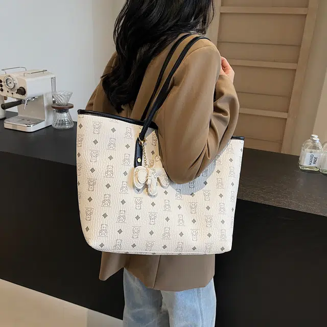RIVMIND PU Tote
