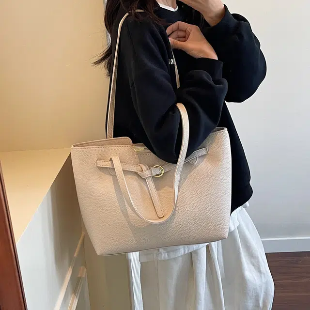 RIVMIND PU Tote