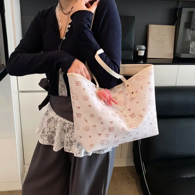 RIVMIND PU Tote