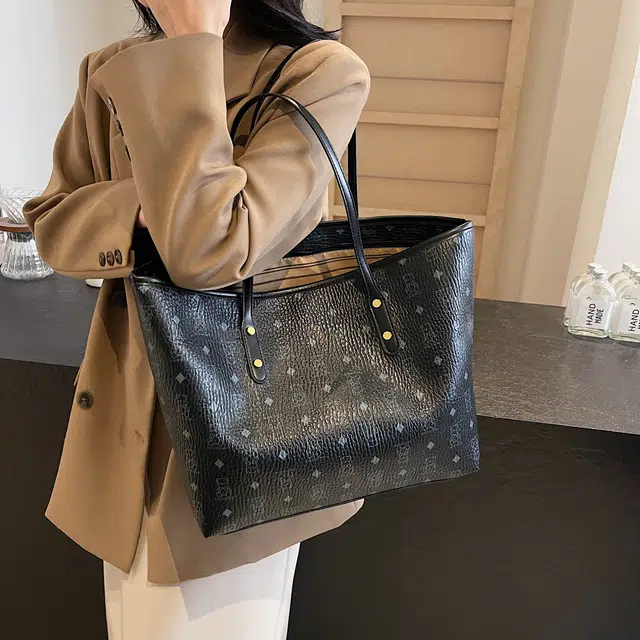 RIVMIND PU Tote