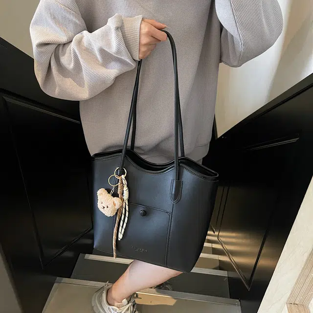 RIVMIND PU Tote