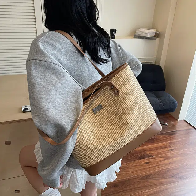 RIVMIND PU Tote