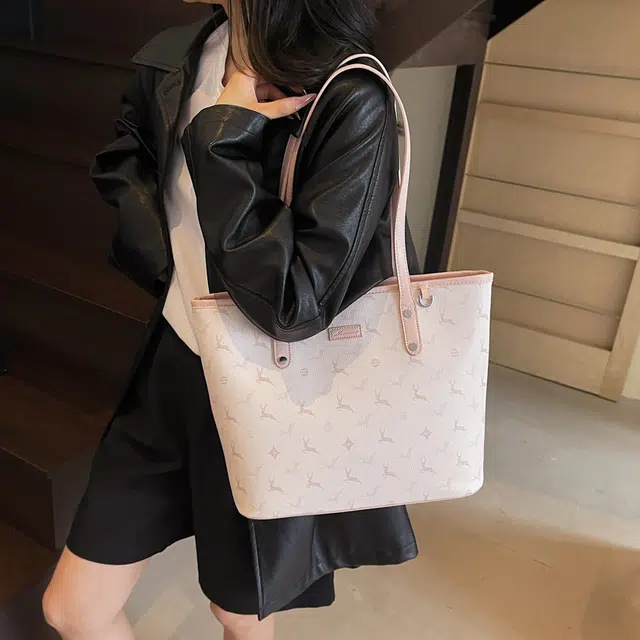 RIVMIND PU Tote