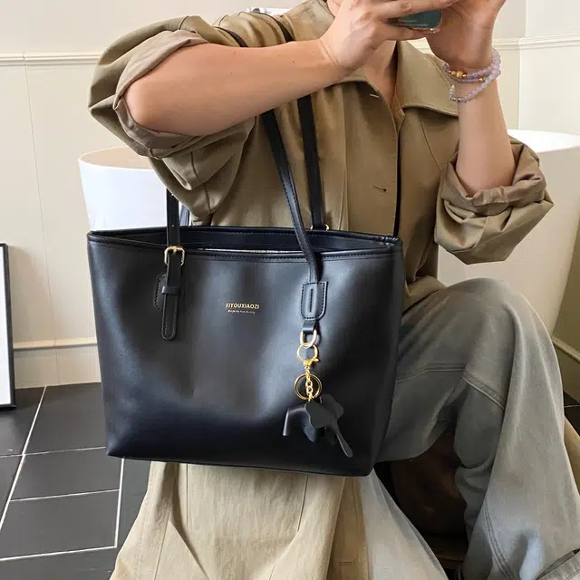 RIVMIND PU Tote