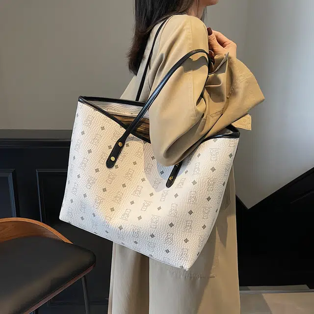 RIVMIND PU Tote