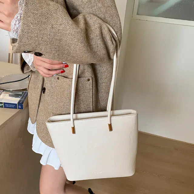 RIVMIND PU Tote