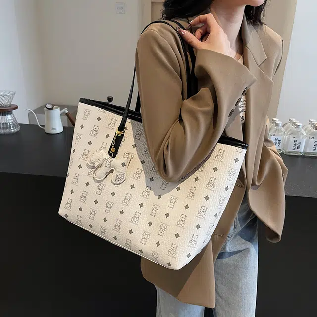 RIVMIND PU Tote