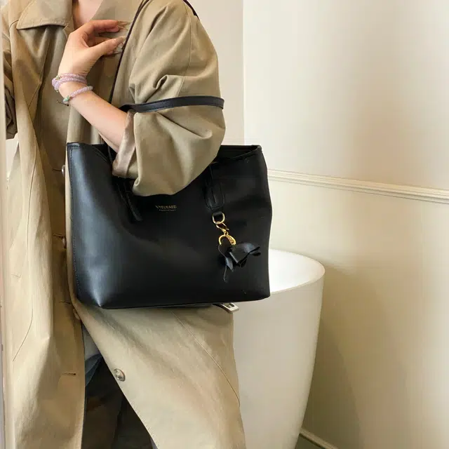 RIVMIND PU Tote