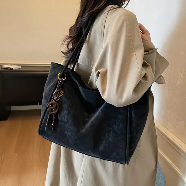 RIVMIND PU Tote