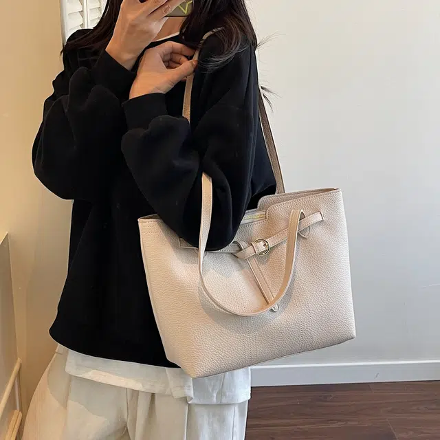 RIVMIND PU Tote