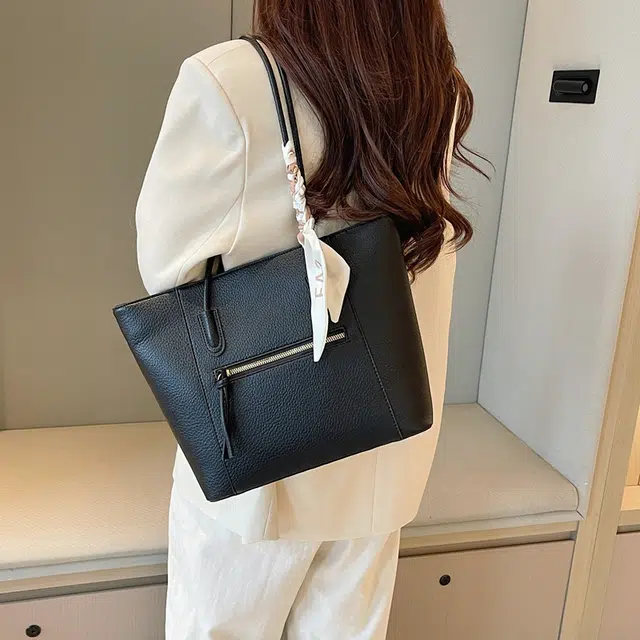 RIVMIND PU Tote