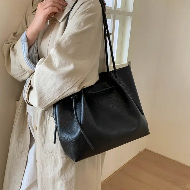 RIVMIND Tote PU