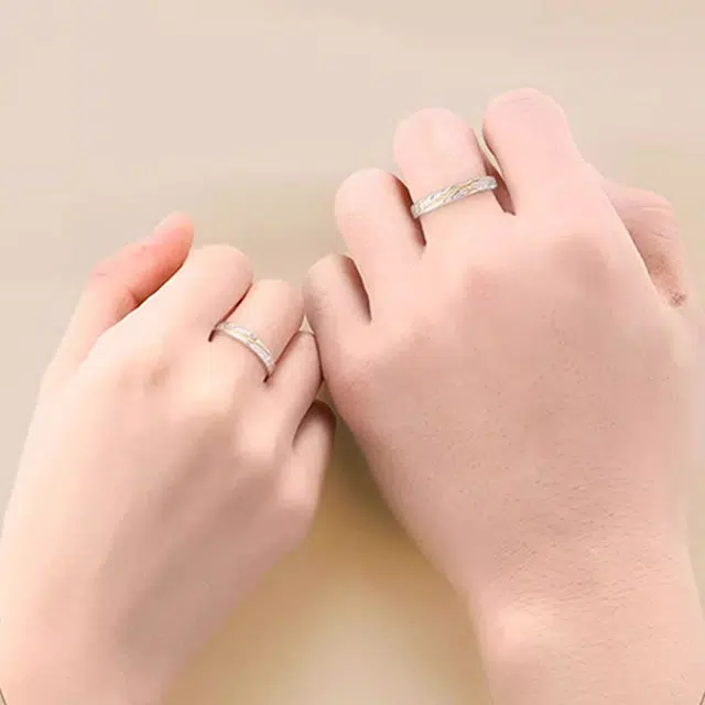 925
