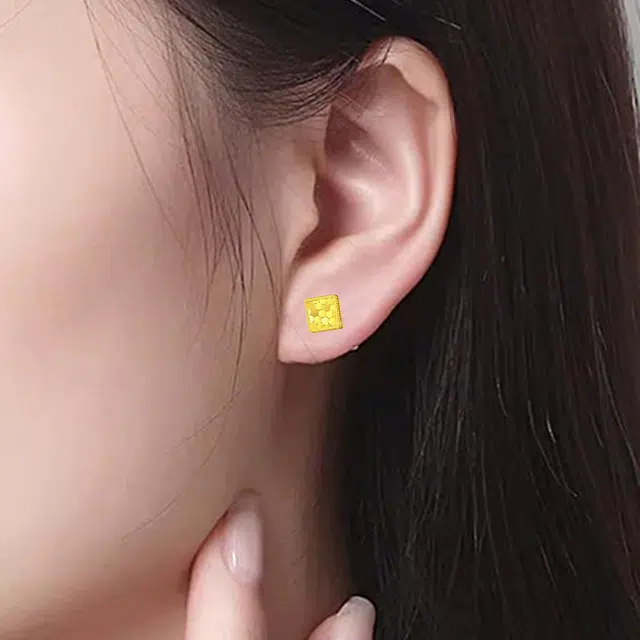 999