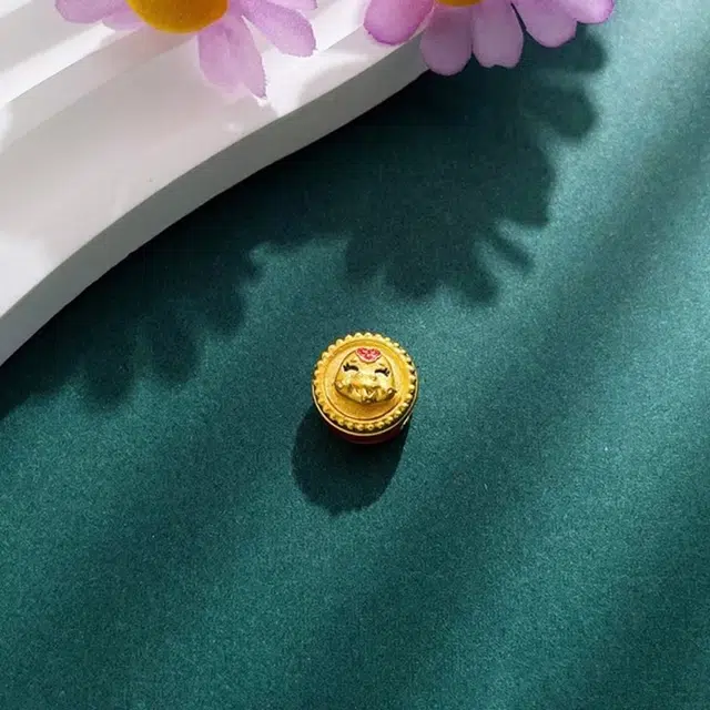 999