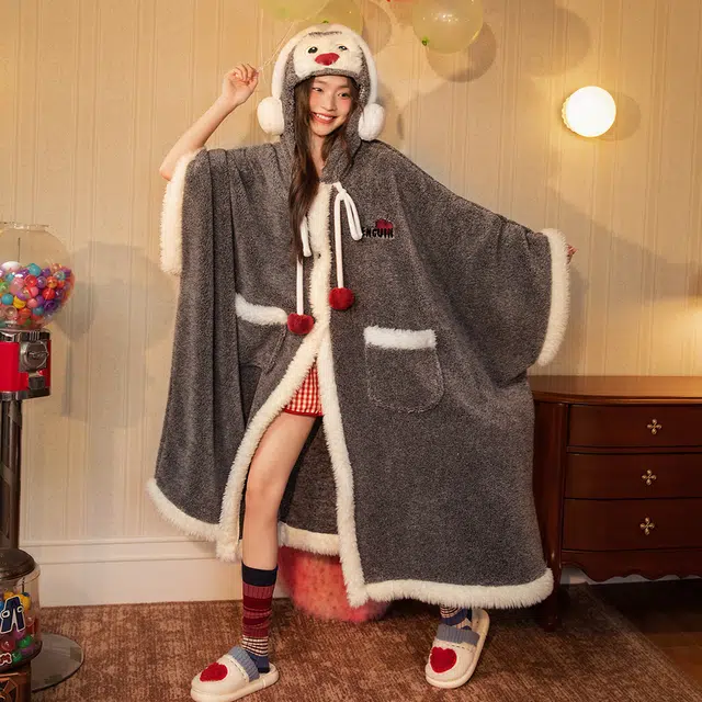 宫蝶 小企鹅可爱珊瑚绒斗篷睡衣家居服保暖可外穿卡通甜美宽松休闲大码加厚冬季睡袍 女款