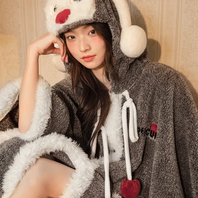宫蝶 小企鹅可爱珊瑚绒斗篷睡衣家居服保暖可外穿卡通甜美宽松休闲大码加厚冬季睡袍 女款