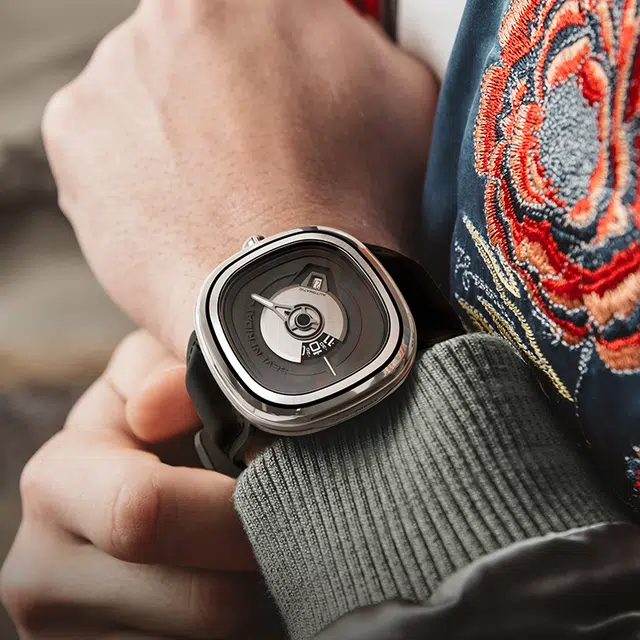 SEVENFRIDAY PE