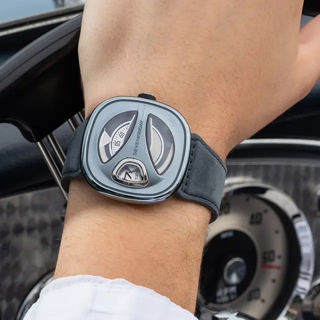 SEVENFRIDAY 50