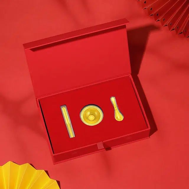 999