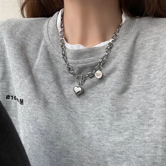 925