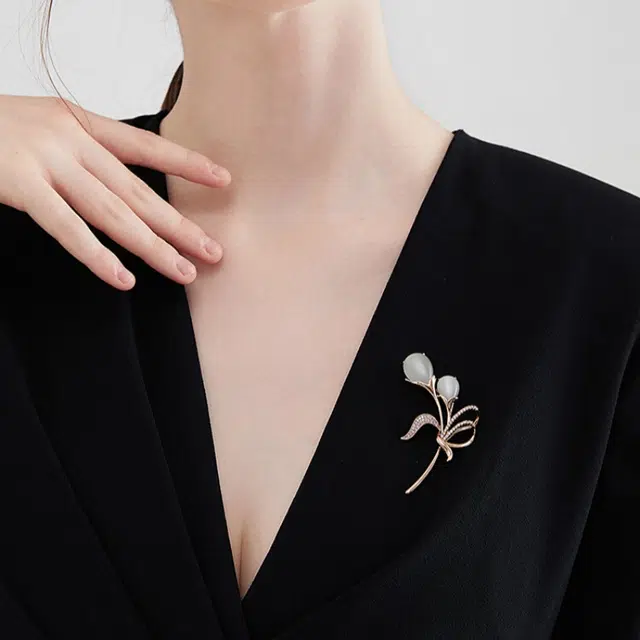 暖瞳 郁金香花朵奢华精致设计感西装衣服胸花时尚百搭浪漫独特别针配饰 合金 胸针 女款