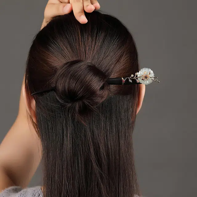 暖瞳 经典设计 古风盘发步摇玉 花朵 手工雕刻流苏 精致优雅现代日常中国风 檀木 发簪 女款
