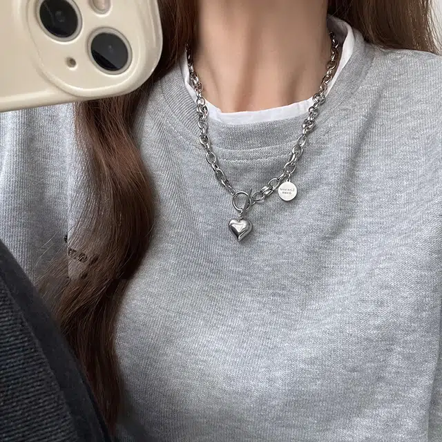 925