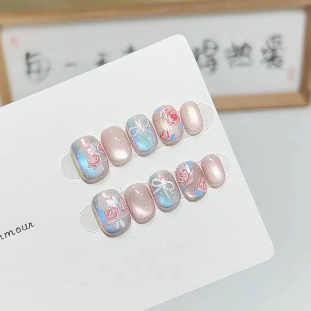 几多萌 纯手工穿戴甲氛围感手绘玫瑰花蝴蝶结幻彩猫眼美甲日常短款可拆卸  短圆裸色纯色 猫眼