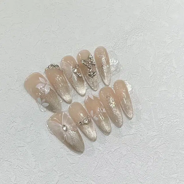几多萌 纯欲风蝴蝶穿戴甲手工甲片假指甲贴片  杏仁透色裸色
