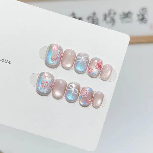 几多萌 纯手工穿戴甲氛围感手绘玫瑰花蝴蝶结幻彩猫眼美甲日常短款可拆卸  短圆裸色纯色 猫眼
