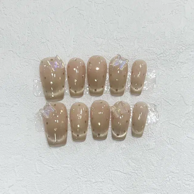 几多萌 亮片波点蝴蝶美甲  穿戴甲 短梯透色裸色 纯欲 优雅时尚精致