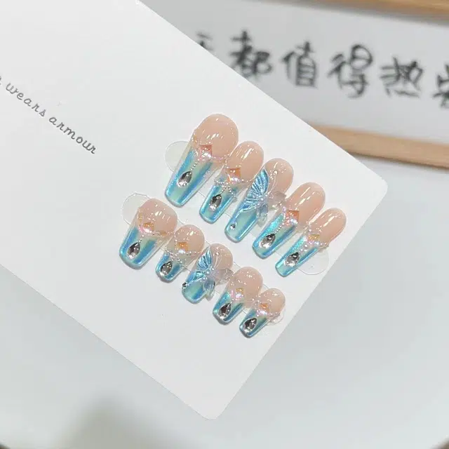 几多萌 【琉璃蝴蝶】 蝴蝶美甲高级氛围  穿戴甲 短梯梯型长款蓝色裸色 法式 琉璃感纯欲风