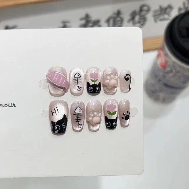 几多萌 纯手工穿戴甲可爱日常短款美甲猫咪捏捏胶小鱼可拆卸  短短梯手绘裸色