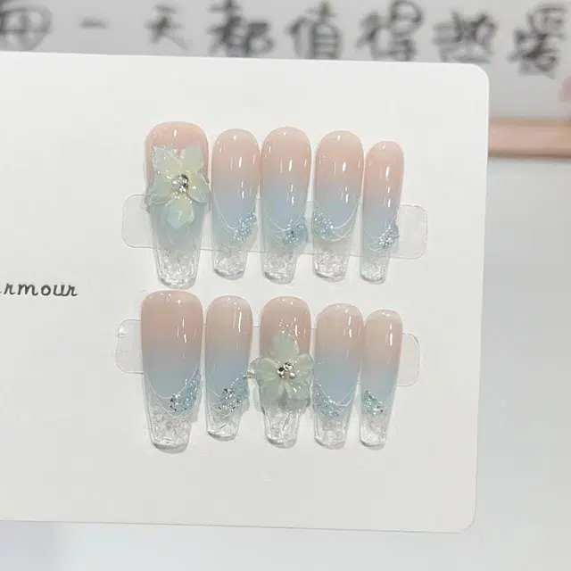 几多萌 高级感冰花梦幻渐变  穿戴甲 梯型长款蓝色裸色 法式 水波纹可拆卸